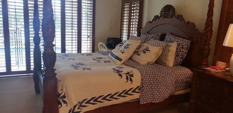 Master King Bed